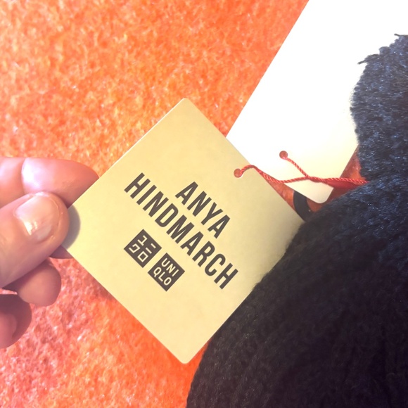 Anya Hindmarch Uniqlo dark grey touch of wool heattech pompom beanie hat NWT - Picture 4 of 8